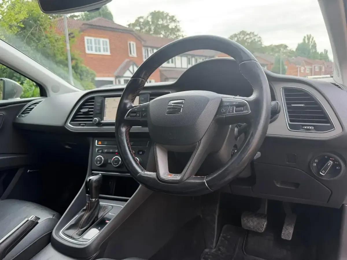 Used Seat Leon SE Technology 184 HP (135 kW) 2016 Grey Estate
