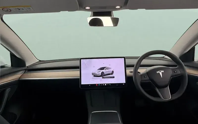 Used Tesla Model 3 RWD 208 kW (283 HP) 2023 White Sedan