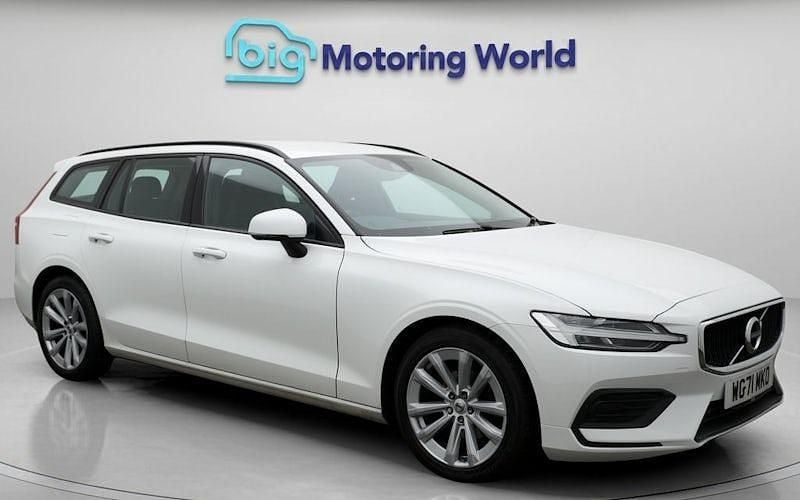 White Used 2021 Volvo V60 Momentum Estate | £17,900 (Good price) - Image 1/4