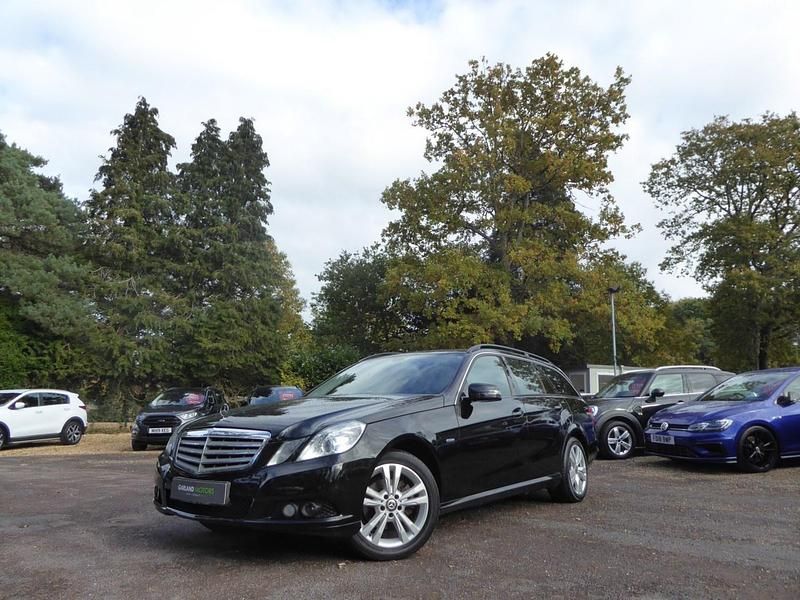 Black Used 2010 Mercedes E220 Estate | £5,995 (A bit pricey) - Image 1/4