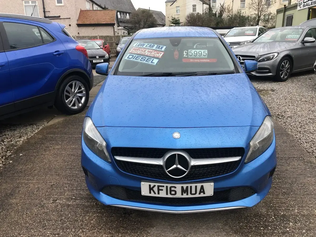 Used Mercedes A200 136 HP (100 kW) 2016 Blue Hatchback