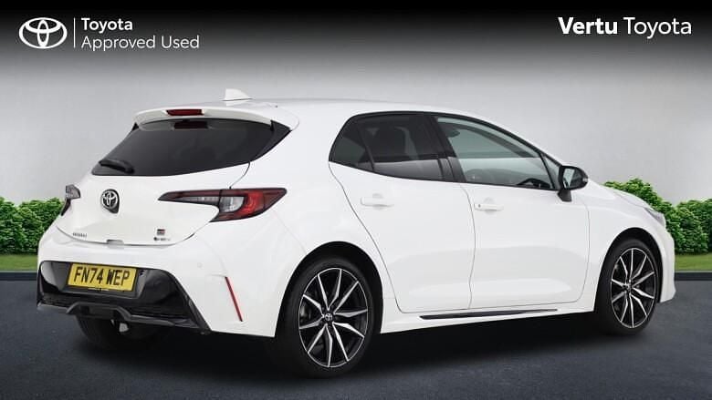 Used Toyota Corolla Sport 196 HP (144 kW) 2024 White Hatchback