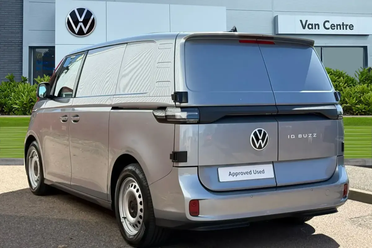 Usado VW ID. Buzz 210 kW (286 HP) 2024 Prateado Monovolume