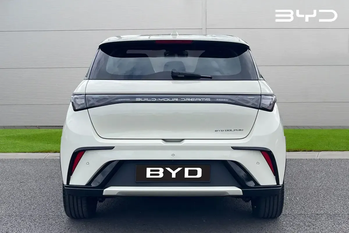 Used BYD Dolphin Comfort 11 kW (15 HP) 2024 White Hatchback