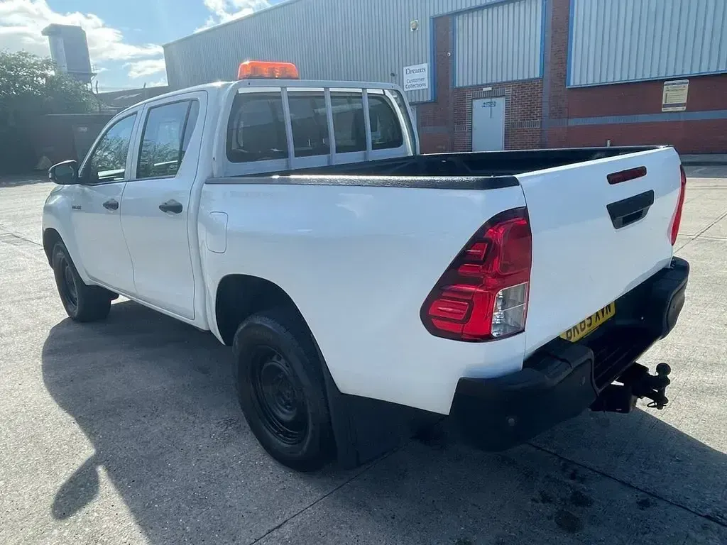 Käytetty Toyota HiLux Active 150 HP (110 kW) 2019 Valkoinen Nouto