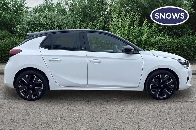 Used Vauxhall Corsa-e SRi 100 kW (136 HP) 2022 White Hatchback