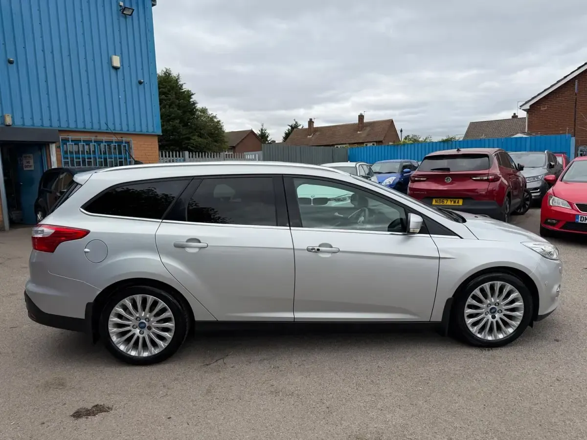 Used Ford Focus Titanium X 115 HP (84 kW) 2012 Silver Estate