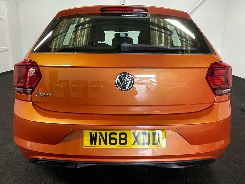 Used VW Polo SE 65 HP (47 kW) 2018 Orange Hatchback