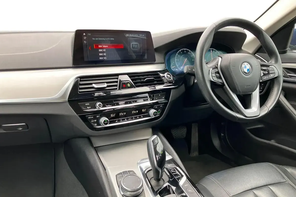 Used BMW 530e Sport Line 252 HP (185 kW) 2018 Blue Sedan