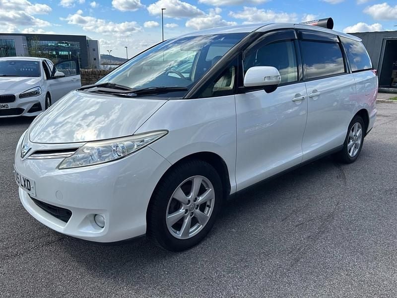 Usado Toyota Estima 2015 Blanco Monovolumen