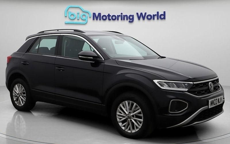Used 2025 VW T-Roc Life SUV | £18,800 (Good price) - Image 1/4