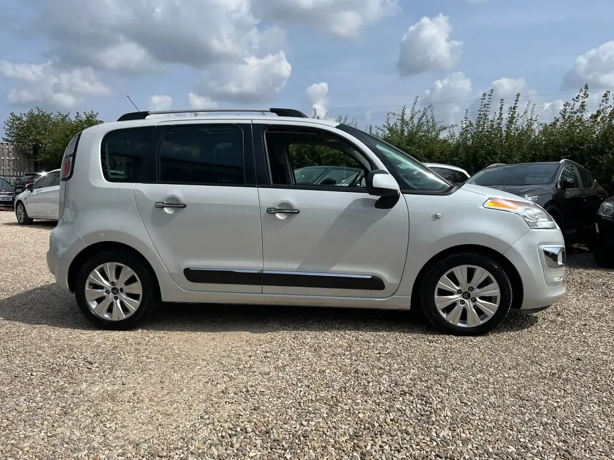 Used Citroën C3 Picasso Exclusive 2014 White MPV