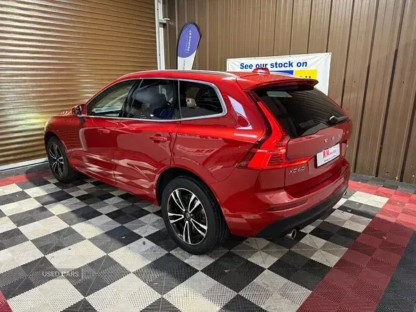 Used Volvo XC60 Momentum 190 HP (139 kW) 2018 Red SUV