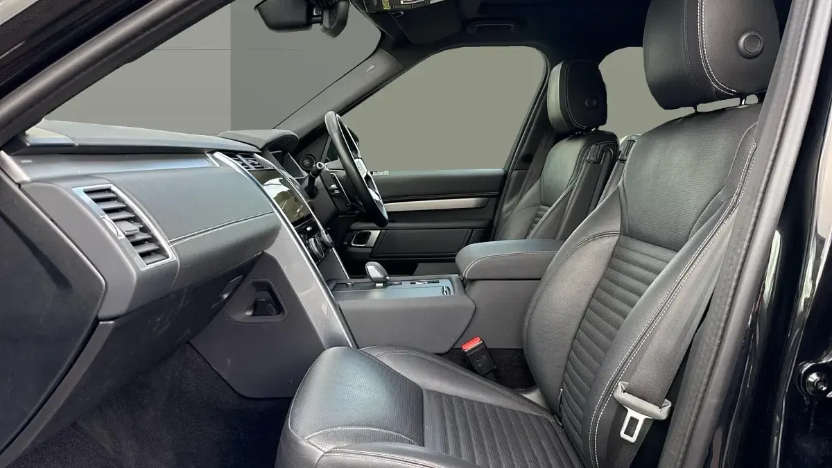 Used Land Rover Discovery 5 R-Dynamic 249 HP (183 kW) 2021 Black SUV