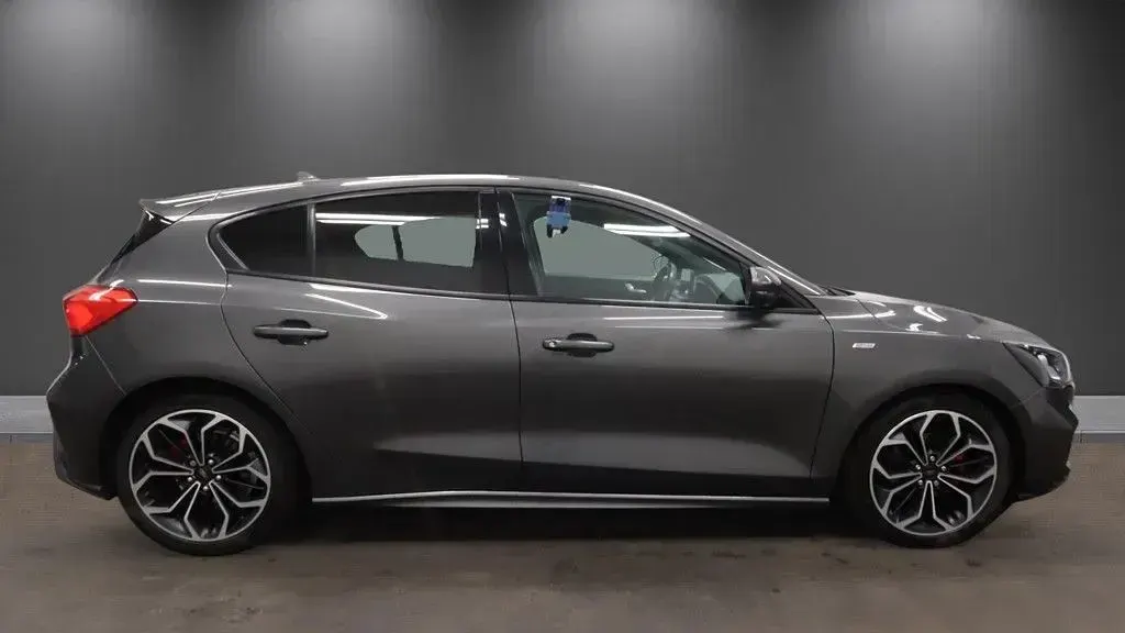 Used Ford Focus ST-Line X 120 HP (88 kW) 2019 Grey Hatchback