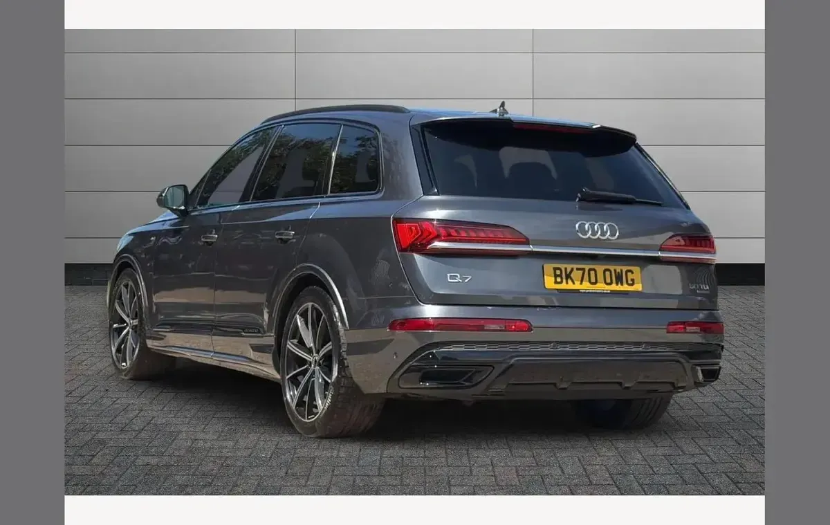 Used Audi Q7 Black Edition 286 HP (210 kW) 2020 Daytona grey SUV