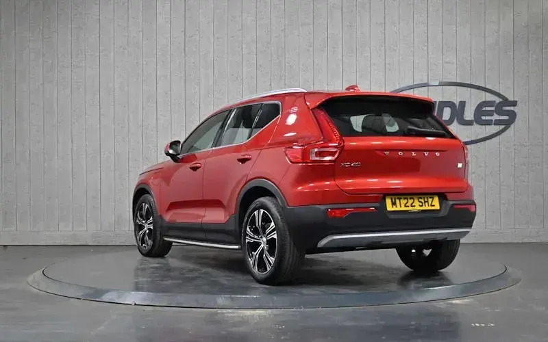 Used Volvo XC40 Inscription 262 HP (192 kW) 2021 Red SUV
