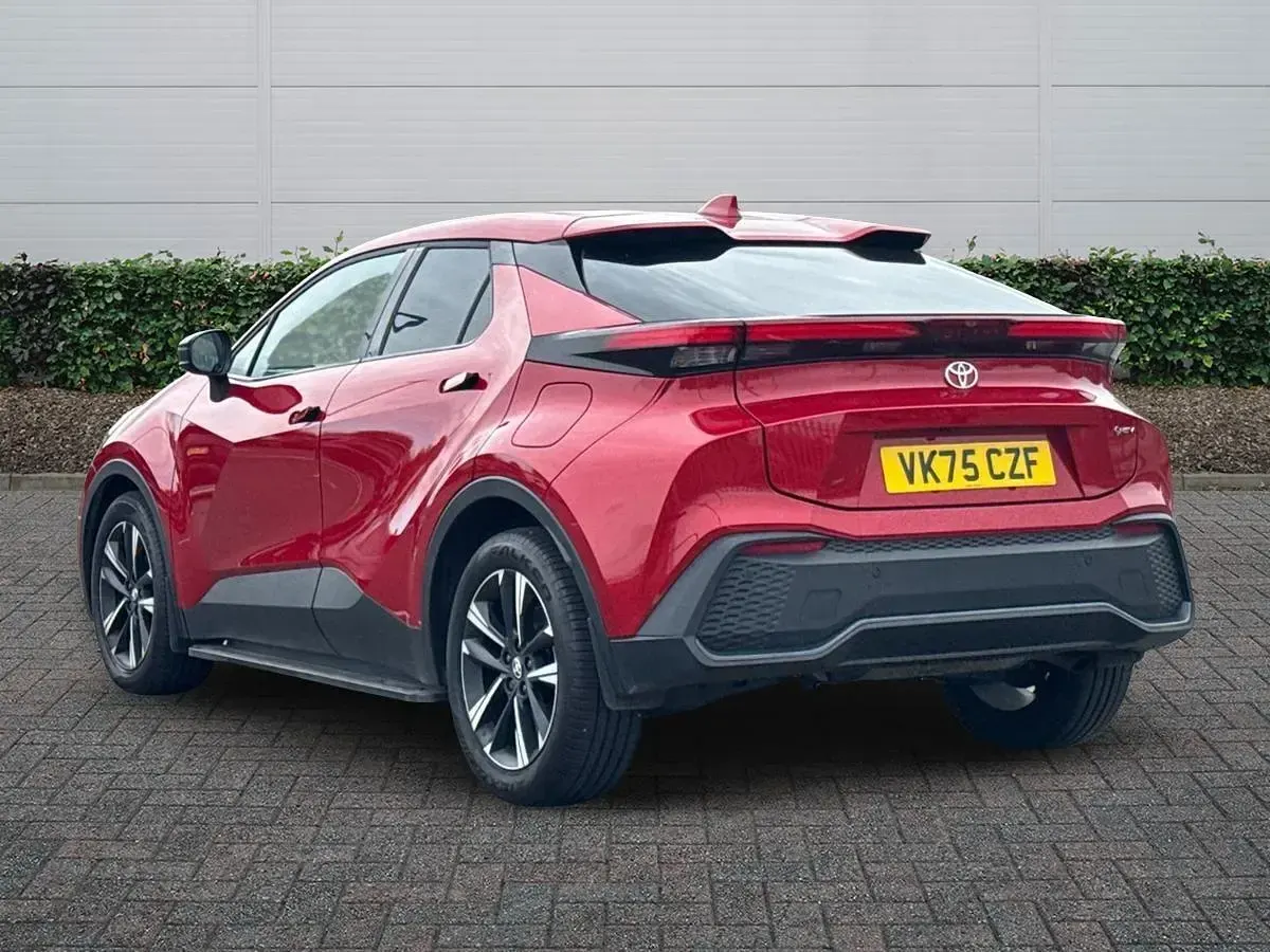 Used Toyota C-HR Design 140 HP (102 kW) 2026 Red SUV