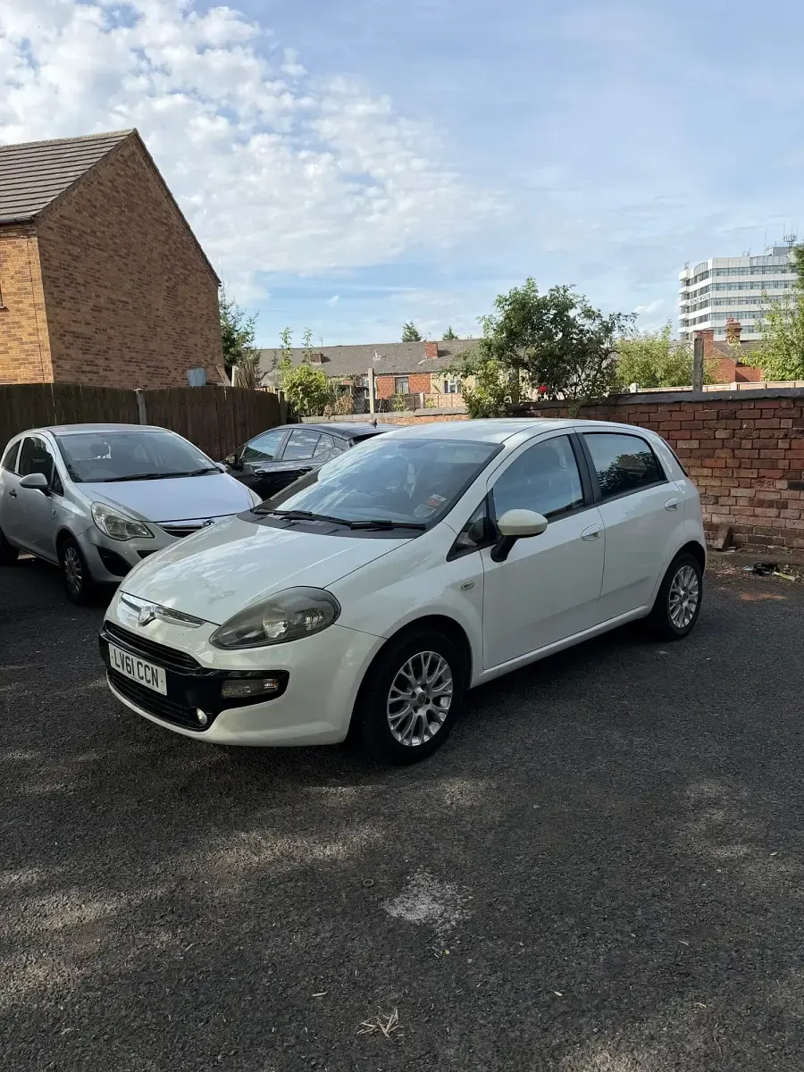 Used Fiat Punto Evo 69 HP (50 kW) 2011 White Hatchback