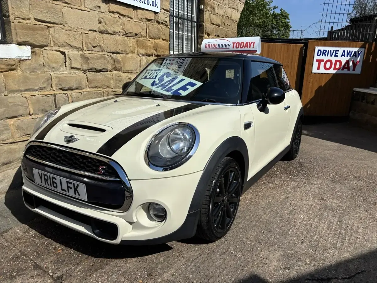 Używany Mini Cooper S Hatch 2016 Biały Hatchback