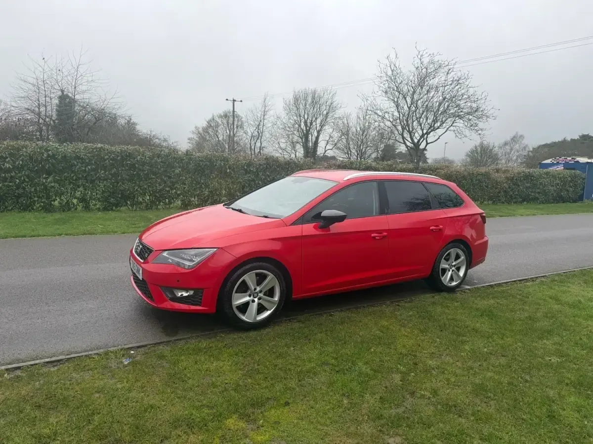 Begagnad Seat Leon FR 2015 Röd Kombi