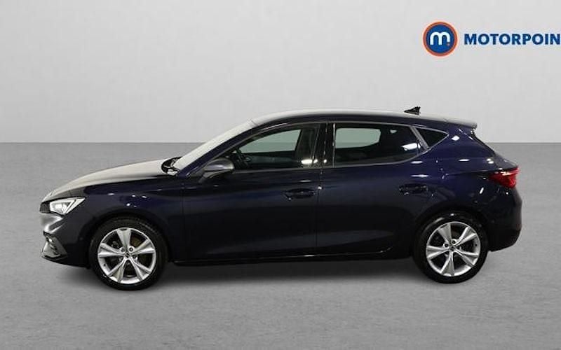 Used Seat Leon FR 131 HP (96 kW) 2023 Blue Hatchback