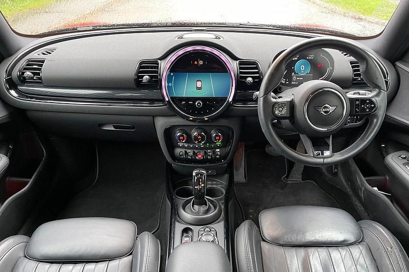 Used Mini Cooper Clubman Exclusive 134 HP (98 kW) 2022 Red Estate