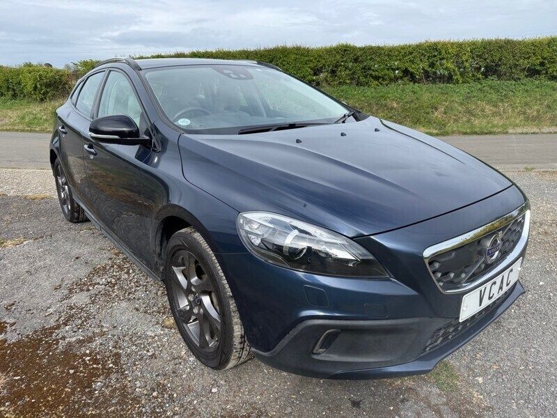 Blue Used 2014 Volvo V40 CC Estate | £9,950 (Fair price) - Image 1/4