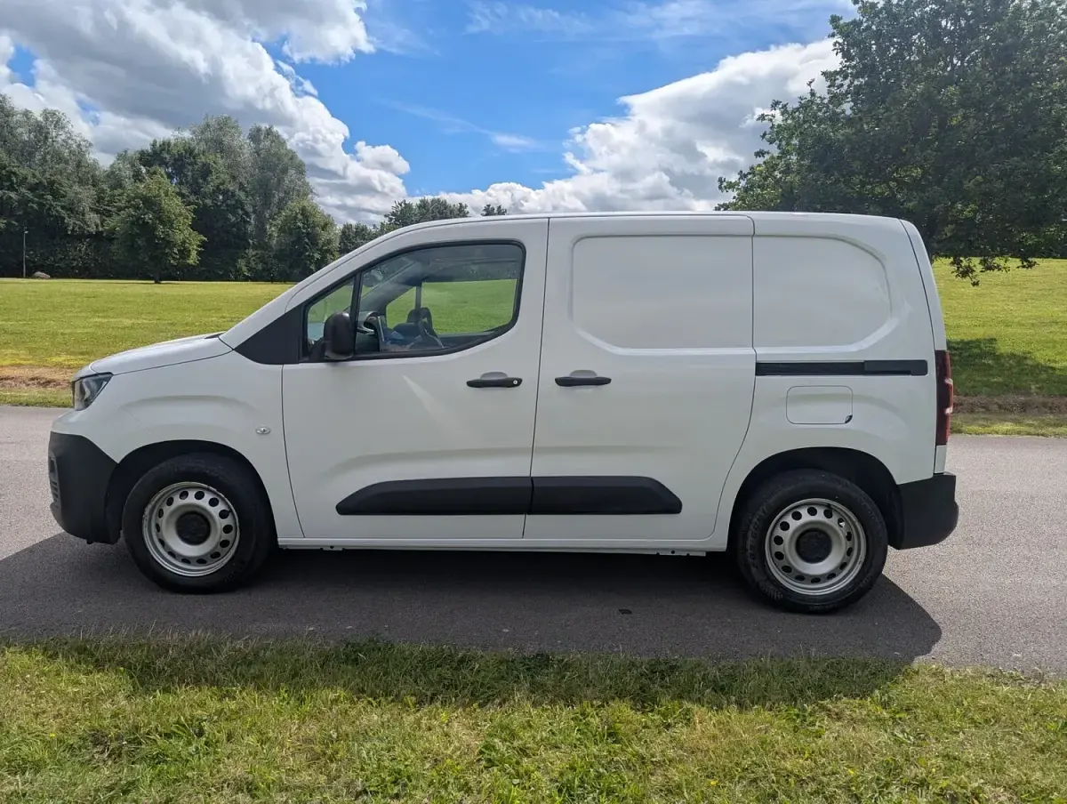 Used Peugeot Partner Premium 2023 White MPV