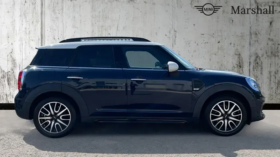 Used Mini Cooper Countryman Sport 136 HP (100 kW) 2019 Lapisluxury blue SUV