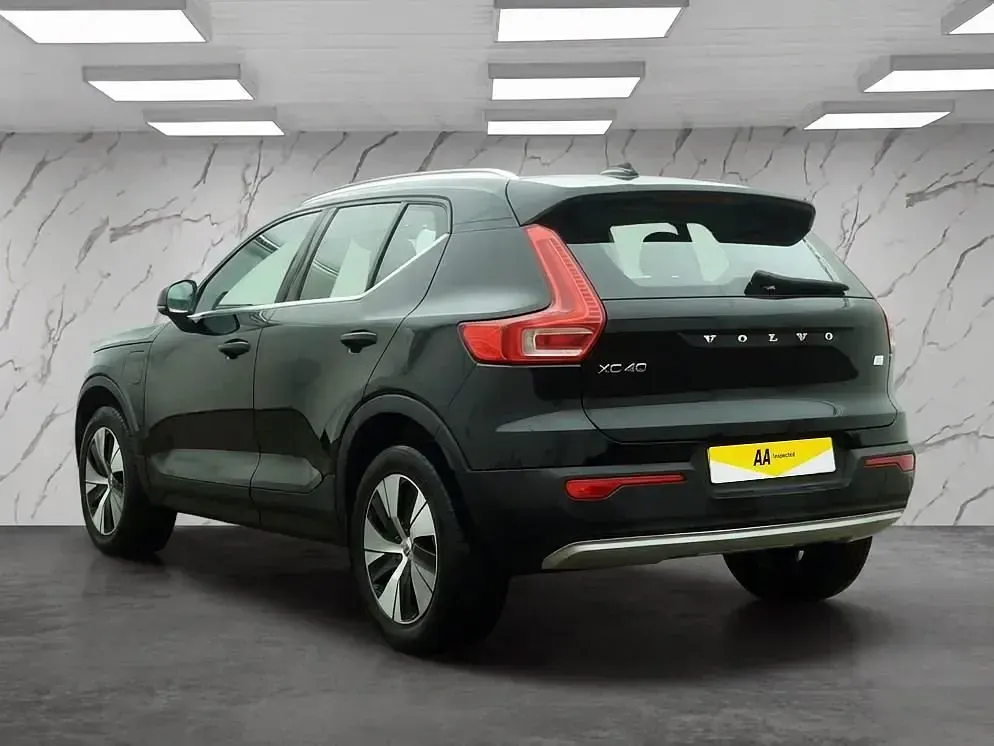 Usado Volvo XC40 Core 211 HP (155 kW) 2022 Preto SUV