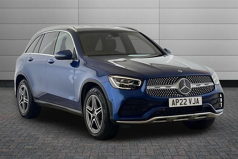 Used Mercedes GLC300 AMG line 258 HP (189 kW) 2022 Spectral blue Estate