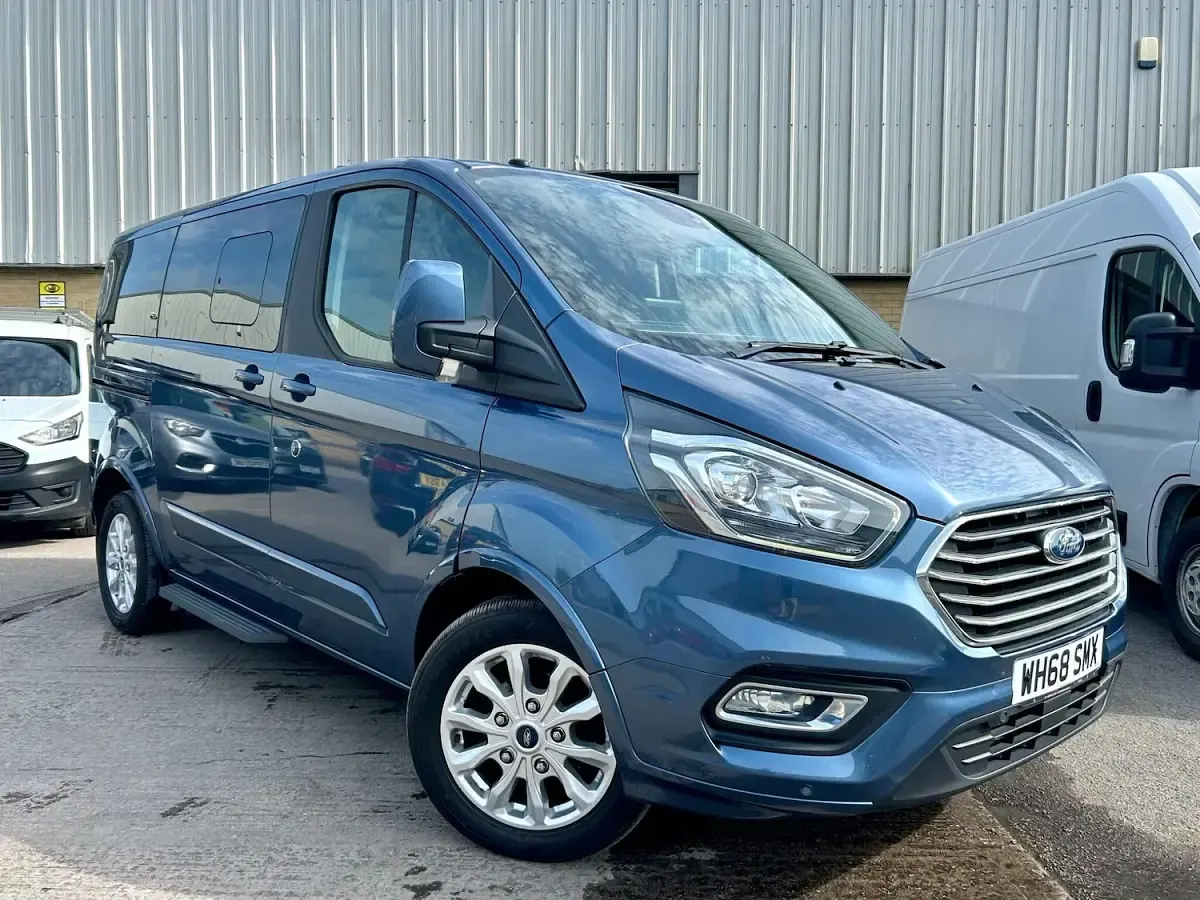 Used Ford Tourneo Custom Titanium 2019 Blue Van