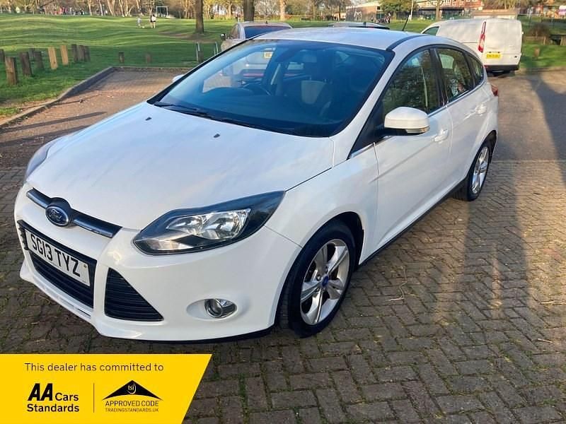 Used Ford Focus Zetec 2013 White Hatchback