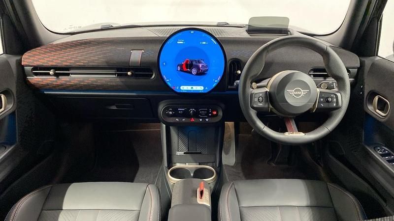 Used Mini Cooper Hatch 113 kW (154 HP) 2025 Black Hatchback