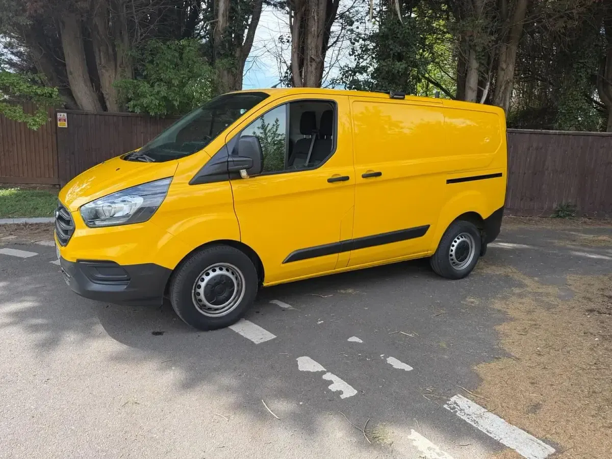 Used Ford Transit Custom 131 HP (96 kW) 2022 Yellow Van