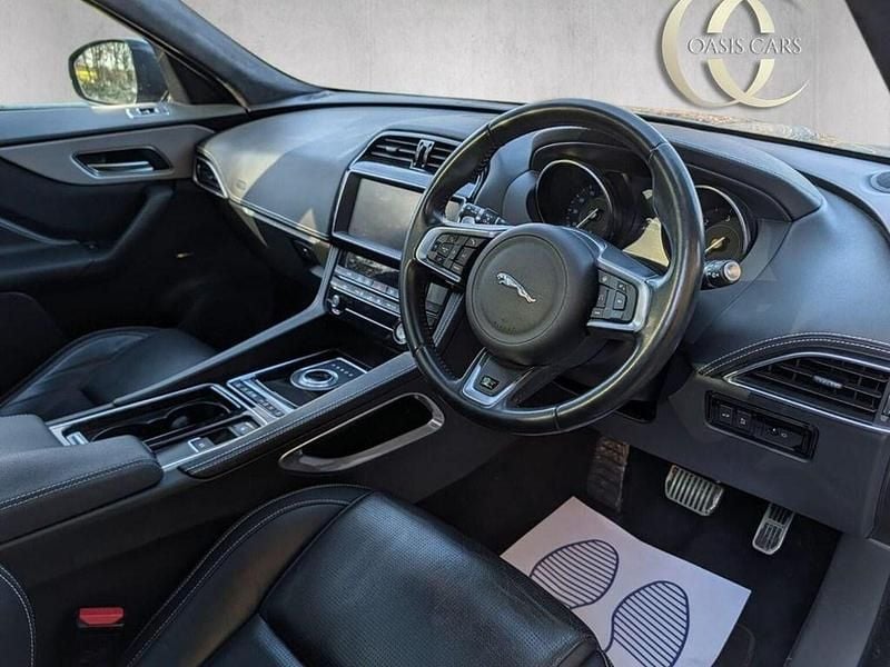 Used Jaguar F-Pace R-Sport 240 HP (176 kW) 2018 Silver SUV