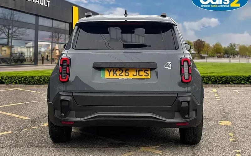 New Renault R4 Komfort 110 kW (150 HP) 2025 Estate