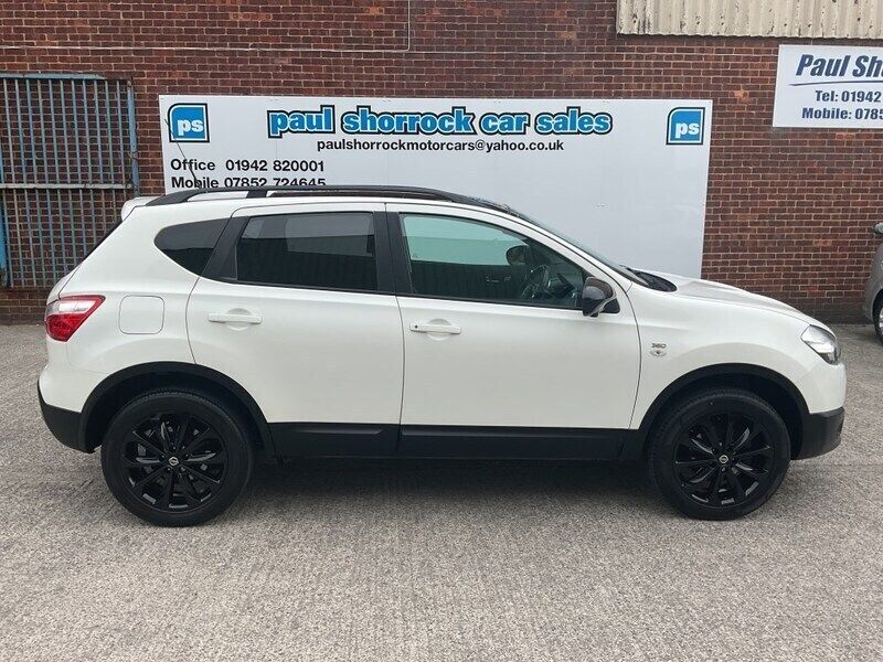 White Used 2013 Nissan Qashqai 360º SUV | £4,995 (Fair price) - Image 1/4