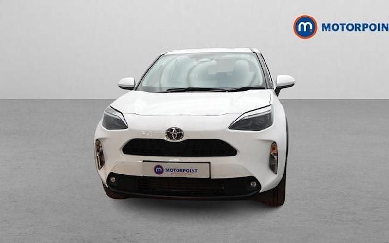 Used Toyota Yaris Hybrid 116 HP (85 kW) 2024 White Estate