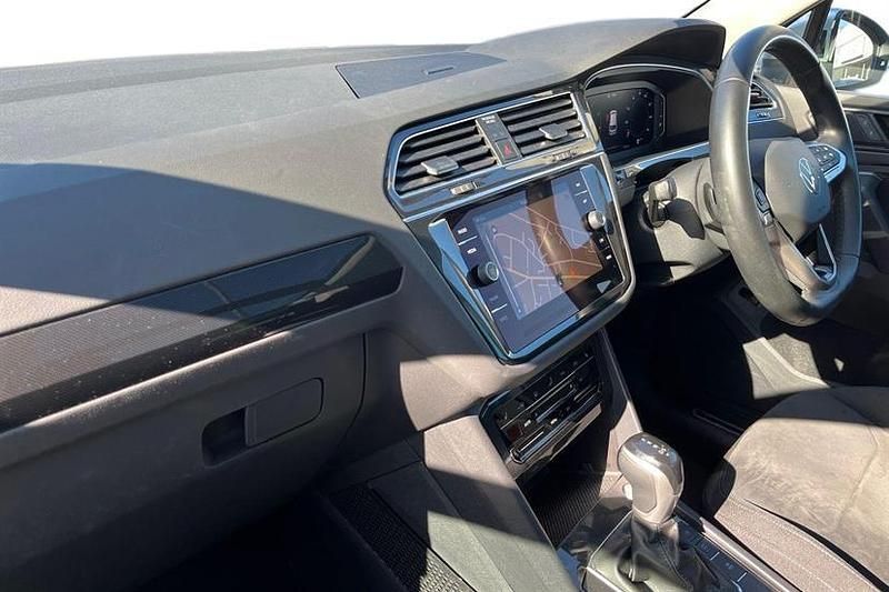 Used VW Tiguan Elegance 150 HP (110 kW) 2023 Reflex silver SUV