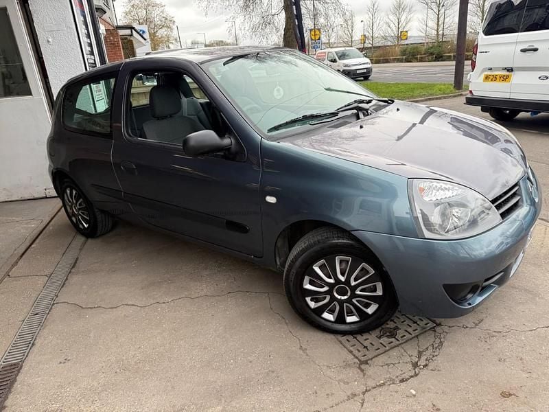 Used Renault Clio II Campus 2007 Blue Hatchback