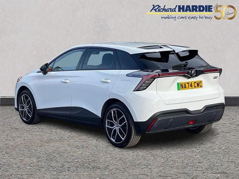 White Used 2024 MG MG4 EV Trophy Hatchback | £18,948 (Fair price) - Image 1/3