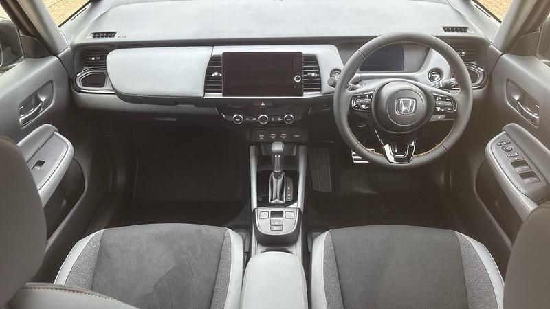 Second-hand Honda Jazz Advance 122 CP (89 kW) 2025 Negru Hatchback