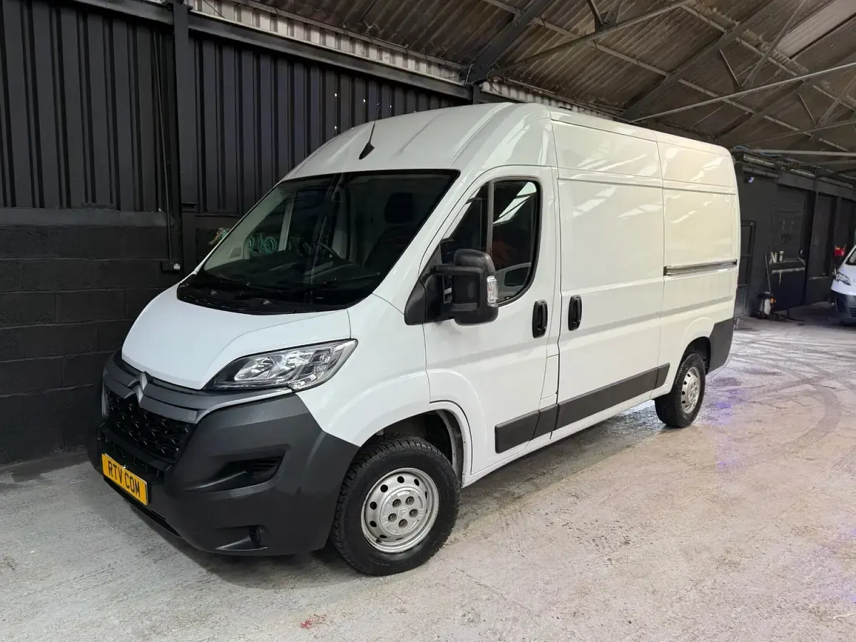 Usado Citroën Relay 140 HP (102 kW) 2023 Branco Van