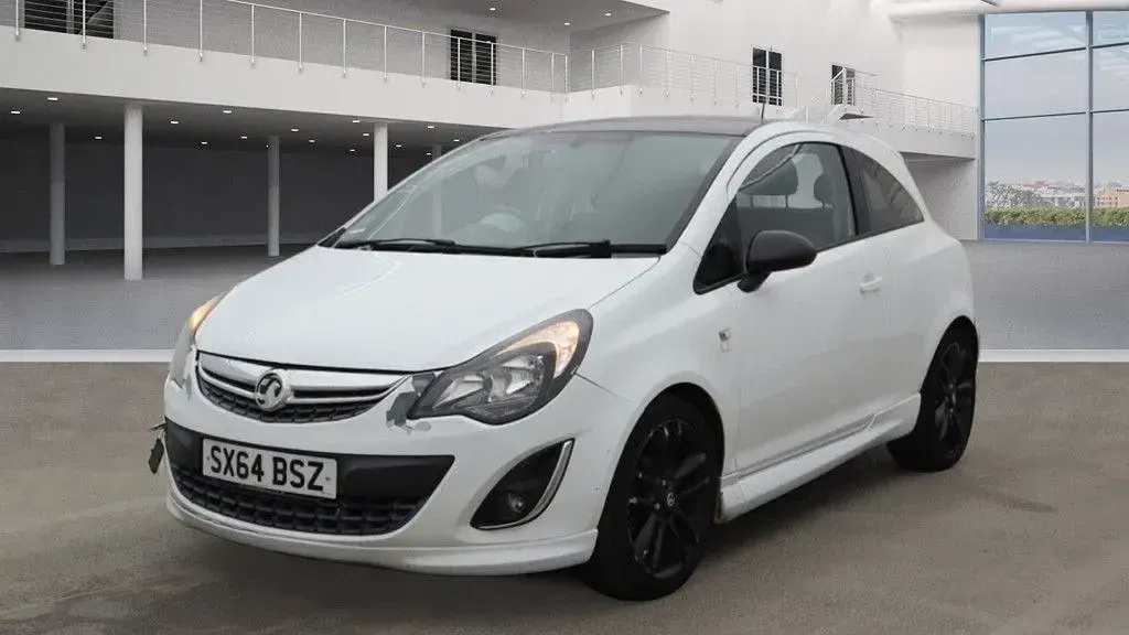 Used Vauxhall Corsa Edition 84 HP (61 kW) 2014 White Hatchback