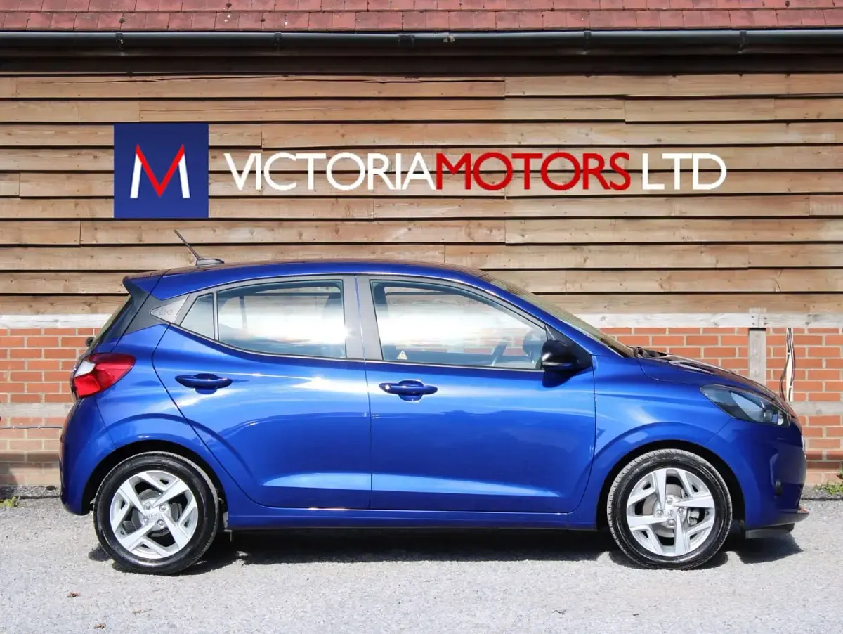 Used Hyundai i10 SE 67 HP (49 kW) 2022 Blue Hatchback