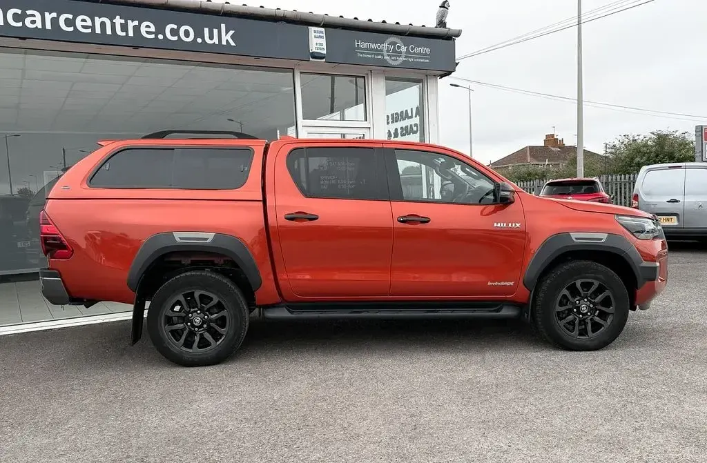 Used Toyota HiLux 204 HP (150 kW) 2024 Orange Pickup