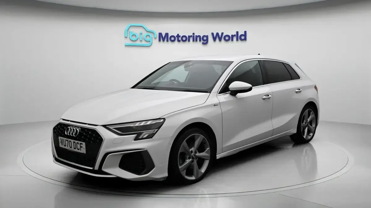 Used Audi A3 Sportback S-Line 150 HP (110 kW) 2020 White Hatchback