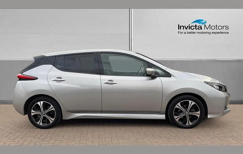 Used Nissan Leaf Tekna 108 kW (147 HP) 2019 Silver Hatchback